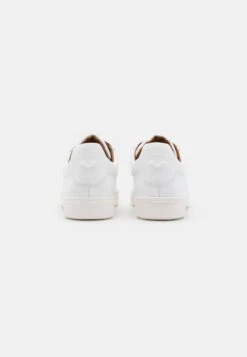 See By Chloé Essie - Baskets Basses - White 12 See By Chloé Essie - Baskets Basses - White -Chloé 188b5ed07f164cd98b08a20ad7deb6a2