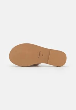 See By Chloé Essie - Mules - Nude 12 See By Chloé Essie - Mules - Nude -Chloé 2b094aabe69b4da79bbed58f6ad9bf80