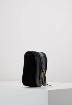 See By Chloé Hana - Sac Bandoulière - Black 12 See By Chloé Hana - Sac Bandoulière - Black -Chloé 3f38321e77444d15ac1d5f4d150cf81f