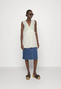 Chloé -Chloé 4bbcde3a58304a91b75863d3446a372d