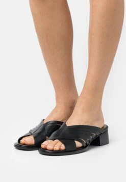 See By Chloé Thessa - Mules - Black