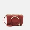 See By Chloé Hana - Sac Bandoulière - Reddish Brown 1 See By Chloé Hana - Sac Bandoulière - Reddish Brown -Chloé 6311aeb3867f4aa8ba6fab534e85256d