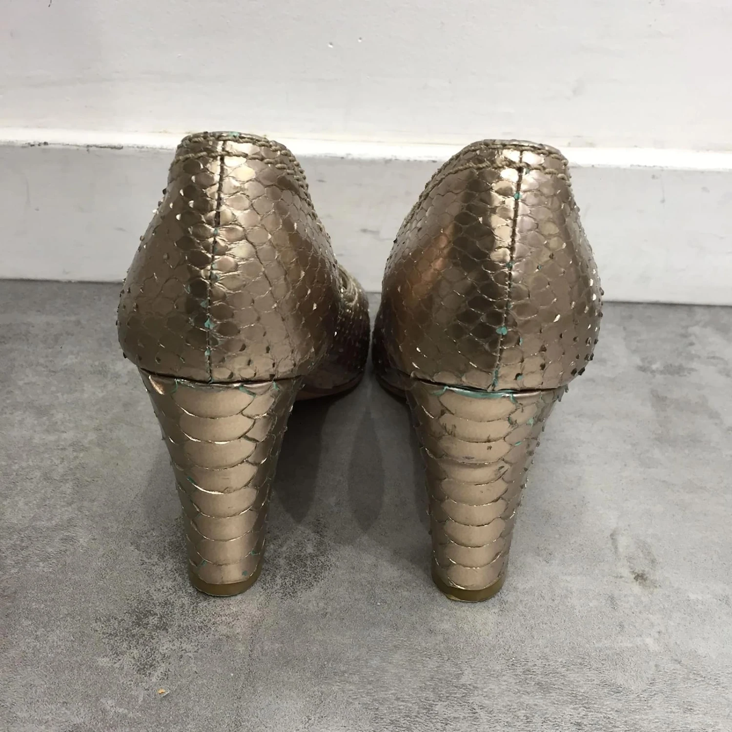 Chloé CHLOE Talons T.UE 37 Cuirs Exotiques Doré 5 Chloé CHLOE Talons T.UE 37 Cuirs Exotiques Doré – Image 3