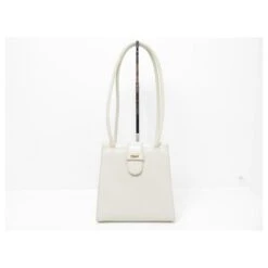 Chloé VINTAGE SAC A MAIN CHLOE EN CUIR ECRU PORTE EPAULE LEATHER HAND BAG Écru 13 Chloé VINTAGE SAC A MAIN CHLOE EN CUIR ECRU PORTE EPAULE LEATHER HAND BAG Écru -Chloé 881664 2