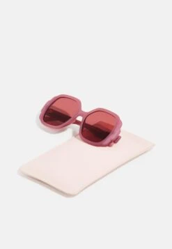 Chloé Lunettes De Soleil - Violet 10 Chloé Lunettes De Soleil - Violet -Chloé 8bc7cb2139a04dbbbb92c051124bff0b