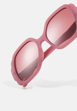 Chloé Lunettes De Soleil - Violet 11 Chloé Lunettes De Soleil - Violet -Chloé 9cf29bd6d2bc40daab53333bdbdeb966