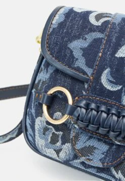 See By Chloé Saddie - Sac Bandoulière - Denim 11 See By Chloé Saddie - Sac Bandoulière - Denim -Chloé a295c4fe015c4dd8bcbdf9bb25b030b3