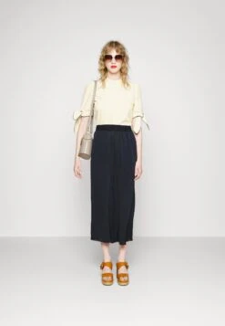 Chloé -Chloé a714bdb694e34dbca99ac4b7f7bcfc55