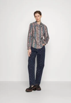 Chloé -Chloé a910220f9c3c4071a98f00112afc2032