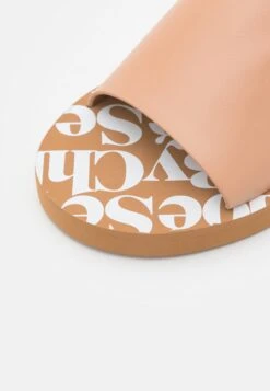 See By Chloé Essie - Mules - Nude 13 See By Chloé Essie - Mules - Nude -Chloé b4015bccba304c26b6289fa2175cf888