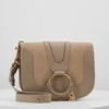 See By Chloé Hana - Sac Bandoulière - Motty Grey 2 See By Chloé Hana - Sac Bandoulière - Motty Grey -Chloé d9fa3da5149247ef9095e5308a7abe6a